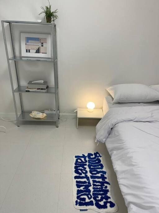 Apartment Cherry House In Hongdae Seoul